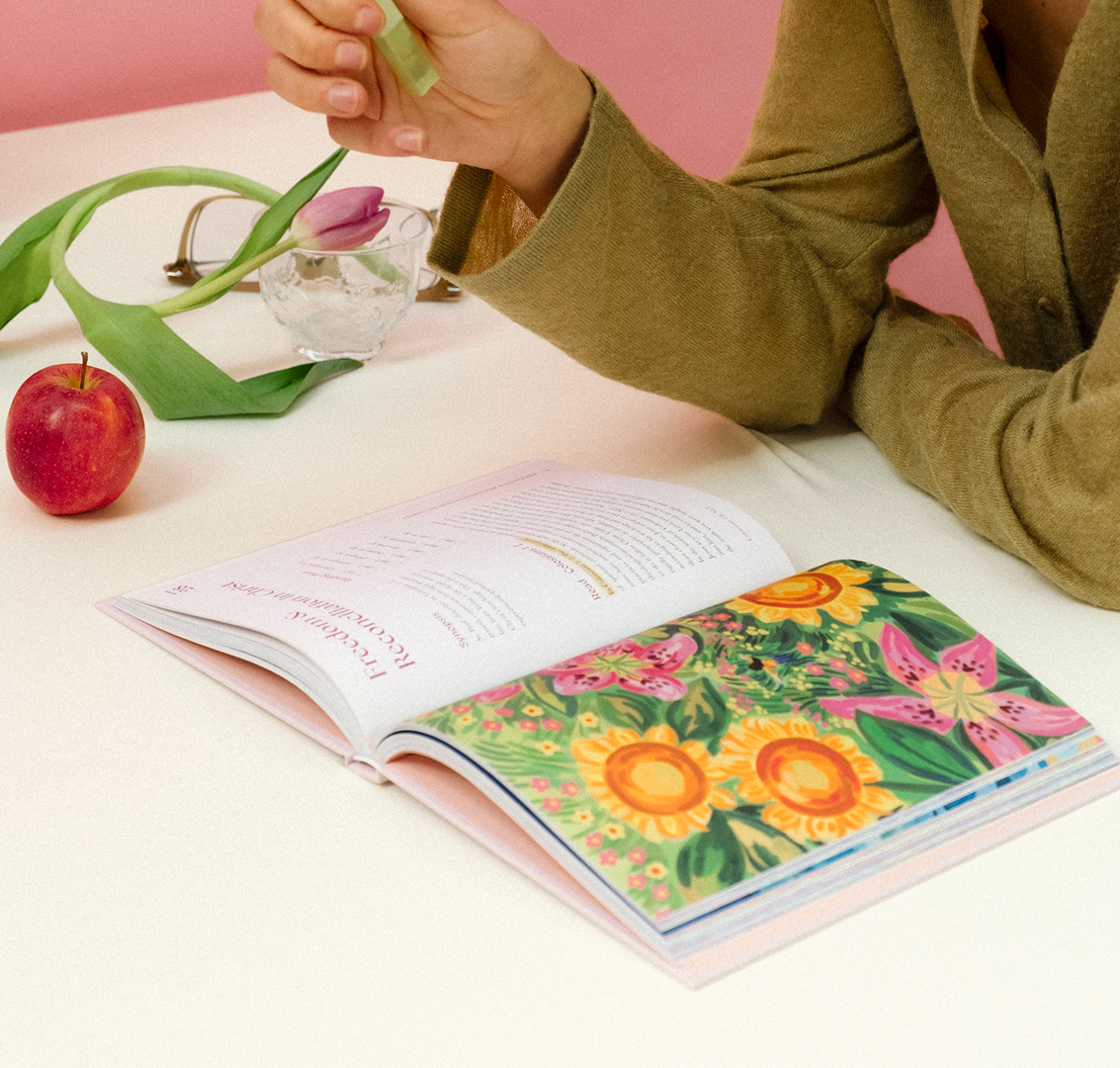 A Beautiful Year in the Bible: The 52-Week Bible Study for Women